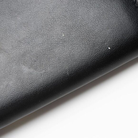 Salvatore Ferragamo Calfskin Hug Wallet on Chain - Picture 14 of 14